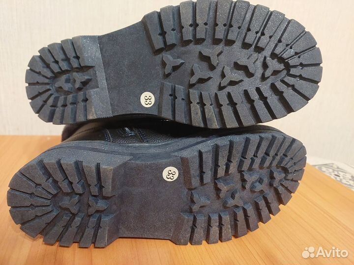 Ботинки зимние для девочки 33 размер. Новые