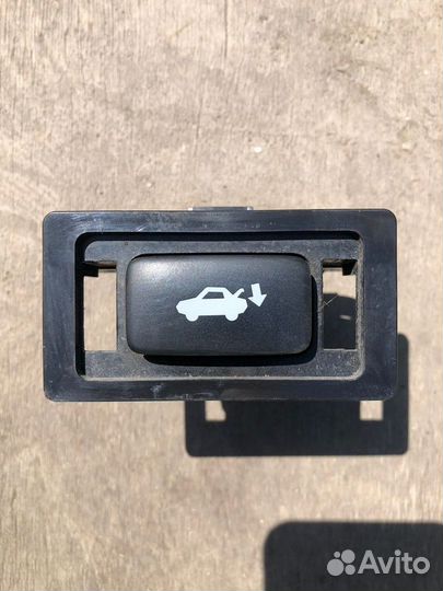 Кнопка крышки багажника Lexus Ls600Hl UVF46