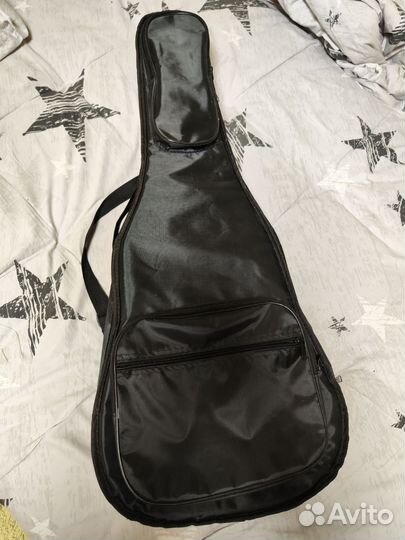 Классическая гитара с чехлом и тюнером