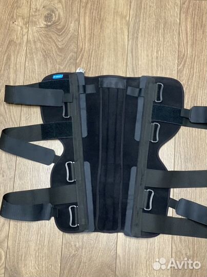 Коленный ортез / тутор