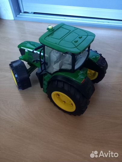 Игрушечная машина