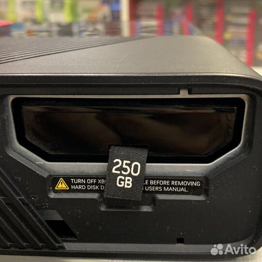 Xbox 360 Е 250 gb + 30 игр