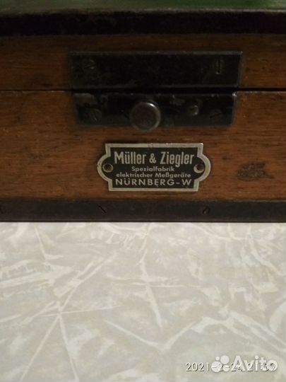 Вольтметр Германия трофейный,раритетный, рабочий