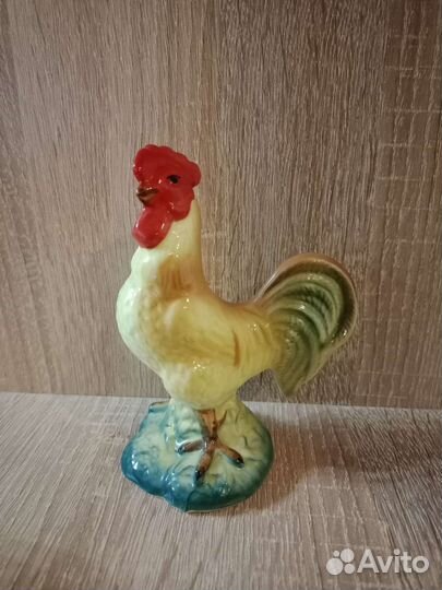 Фарфоровая статуэтка петух