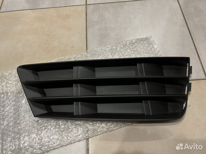 Решетка бампера Audi A4 b9 передняя
