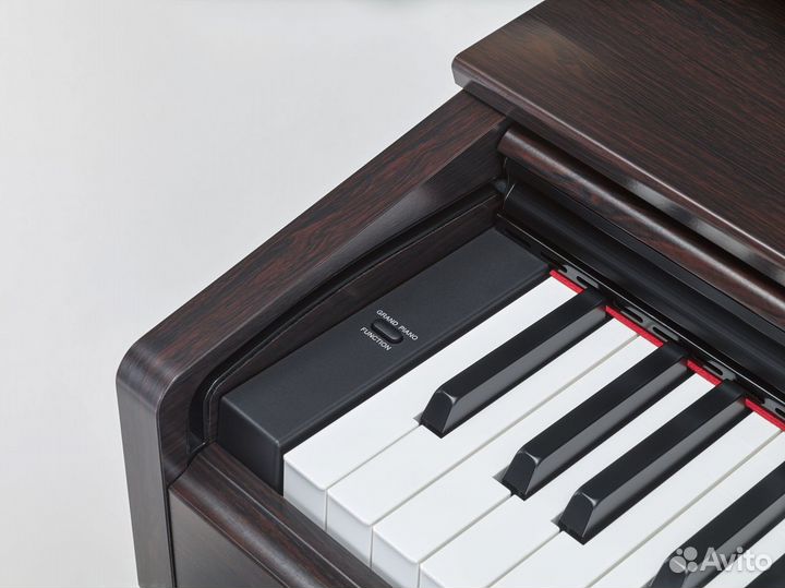 Цифровое пианино Yamaha + Наушники