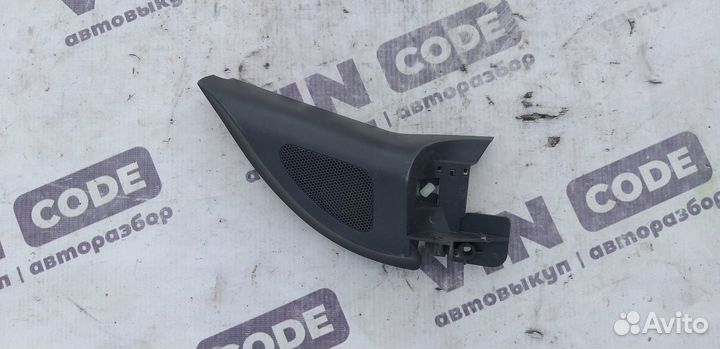 Накладка декоративная правая Volkswagen Golf 5