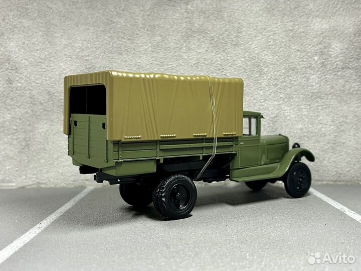 Коллекционная модель Зис-32 Нати 1:43 Нап