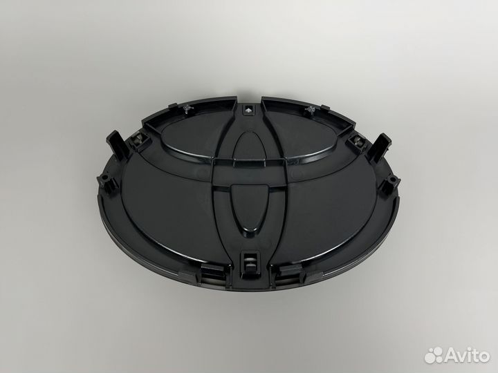 Эмблема в решетку Toyota Land Cruiser 200 с16г