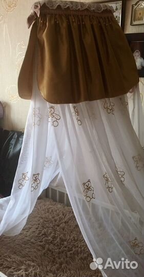 Балдахин, игрушки, пастельные принадлежности