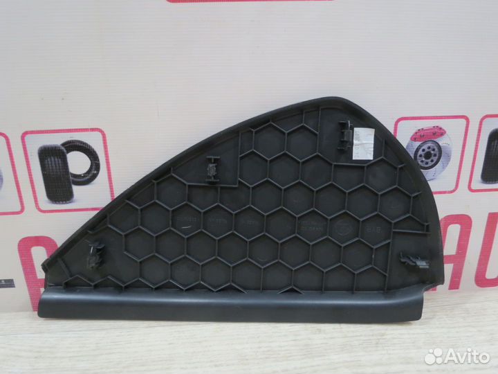 Накладка торпедо левая Skoda Rapid