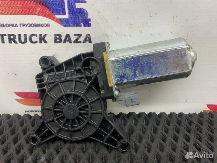 A0008204908 Моторчик стеклоподъемника левый