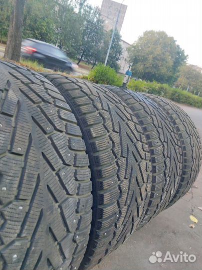 Pirelli Ice Zero 295/40 R21 111H