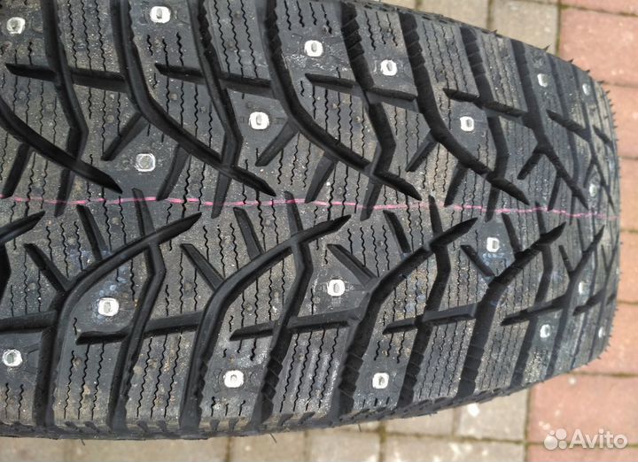 Bridgestone Blizzak Spike-02 245/70 R16 111