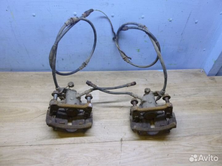 Суппорт задний левый,правый Transporter T5