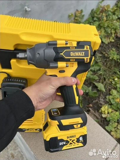 Гайковерт аккумуляторный 2000нм DeWalt. Новый