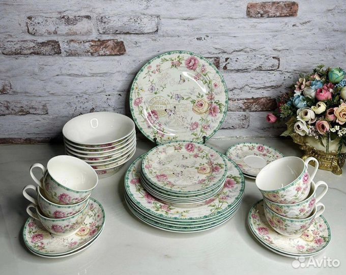 Столовый сервиз,набор посуды