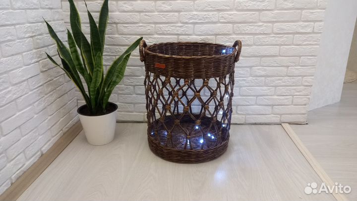 Корзина для пледа и подушек