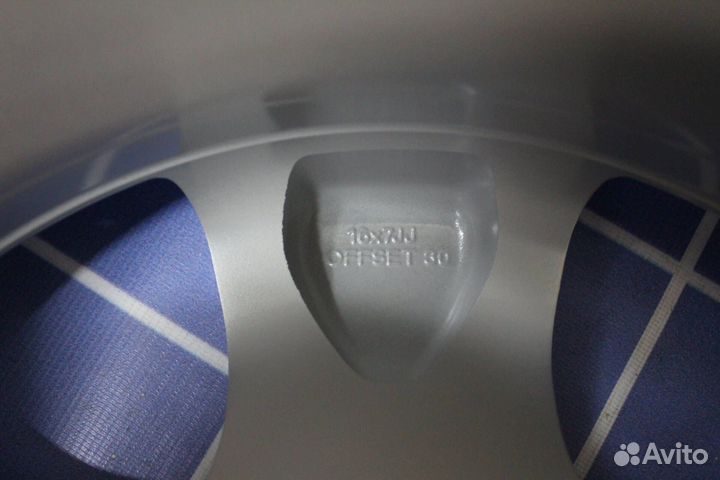 Диск колесный Nissan Navara литой R16 16x7JJ 6x114