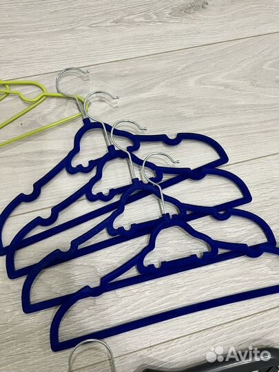 Вешалки плечики силиконовые и бархатные