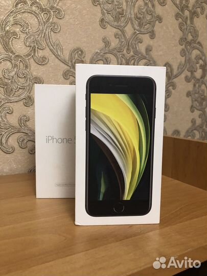 Коробка от iPhone se20 и 5s