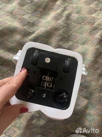 Игрушечный робот