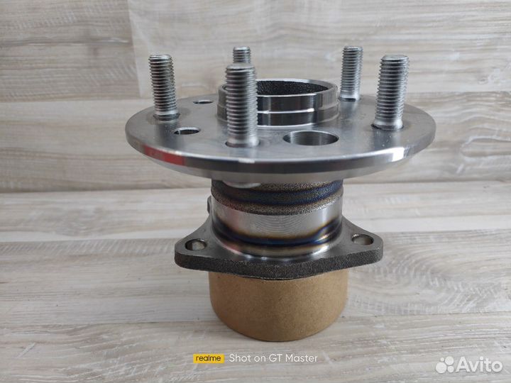 Ступица задняя Левая Toyota Fenox