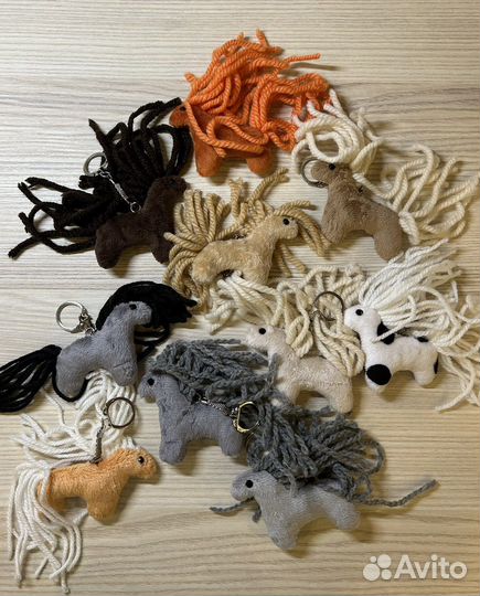 Хоббихорсы/лошади/лошадки-брелки