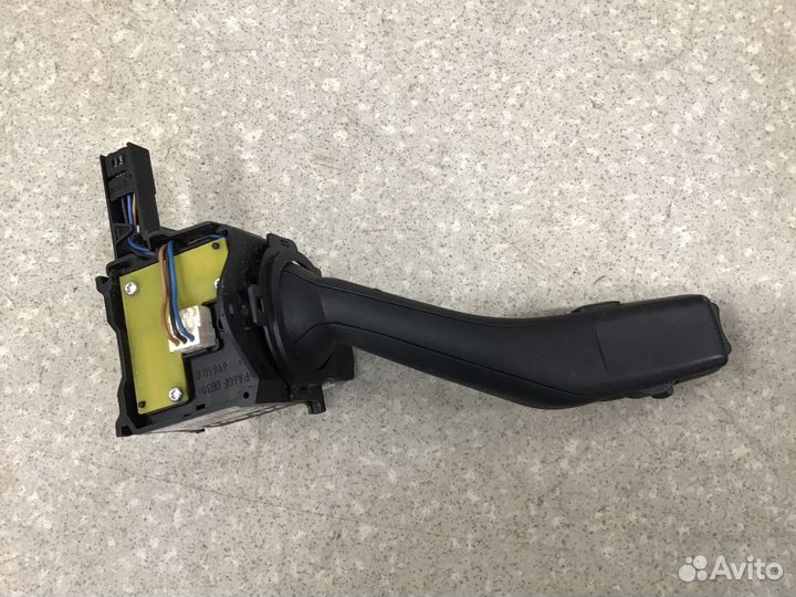 Переключатель стеклоочистителей Skoda Octavia (A5