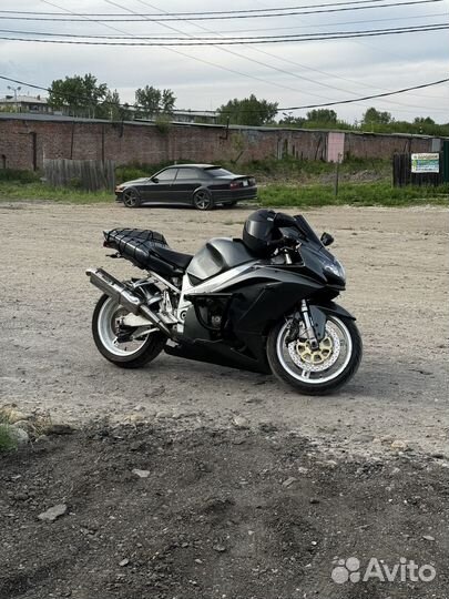 Мотоцикл Suzuki GSX-R 750