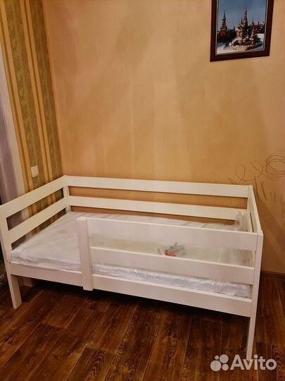 Детская кровать из массива