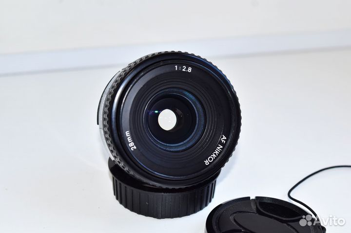 Nikon 28mm f/1:2.8D AF Nikkor широкоугольный фикс