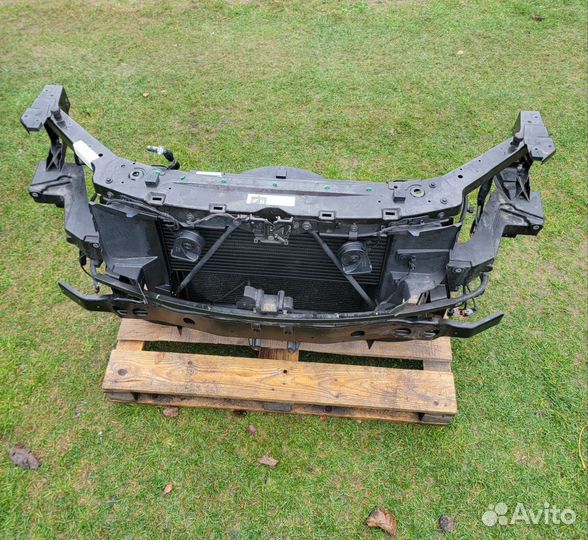 Jeep Grand Cherokee WK2 передняя панель кассета