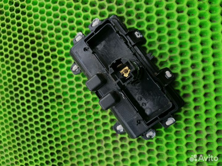 Накладка задняя розетка на VW Passat B8 2015-2019