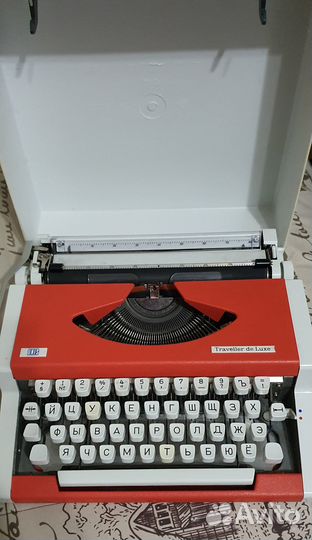 Печатная машинка Unis Traveller de Luxe