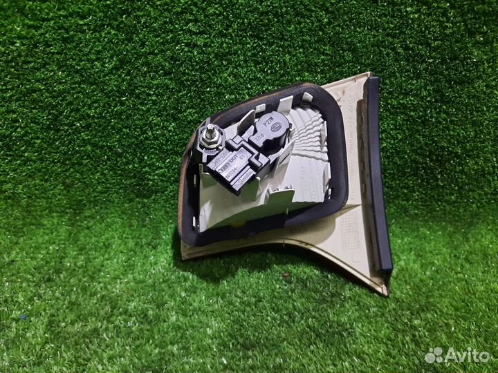 Фонарь задний левый Audi A4 8E B7 ALT (2.0)