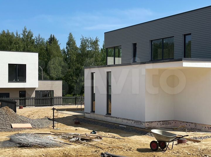 Коттедж 200 м² на участке 12 сот.