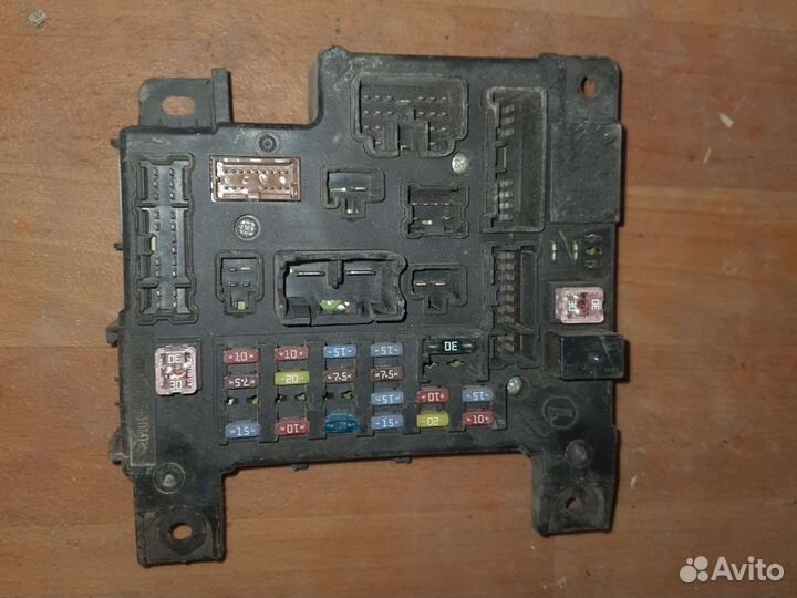 8637A319 Блок предохранителей в салон Mitsubishi