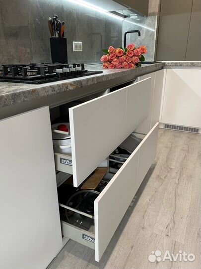 Прямая кухня на заказ. Фабрика в Новосибирске