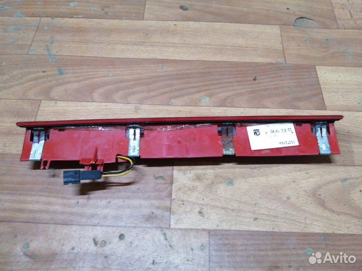 Фонарь задней двери Opel Astra j