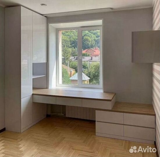 Детская рабочая зона у окна aa 18