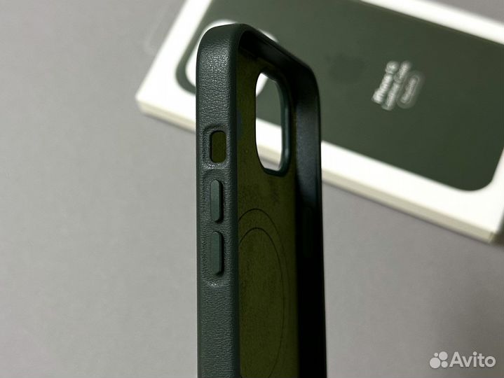 Чехол на iPhone 13 Кожаный