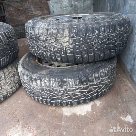 Kumho Ecsta PS71 SUV 195/65 R15 и 195/65 R15 24M