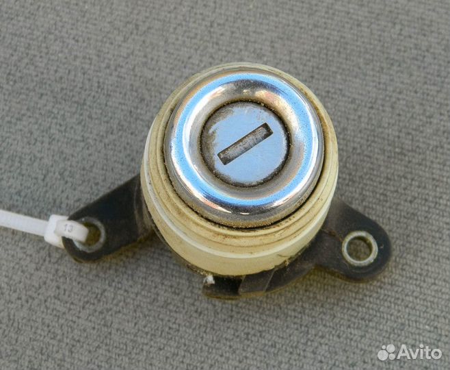 Личинка замка багажника Audi 80 B3