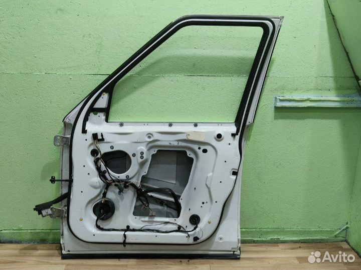 Дверь передняя правая Land Rover Discovery L319