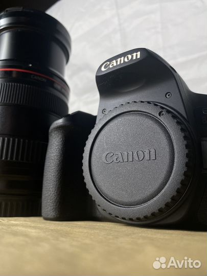 Комплект фототехники. Зеркальный фотоаппарат canon