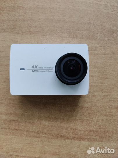 Экшн-камера Xiaomi YI 4K Action Camera + аксессуар