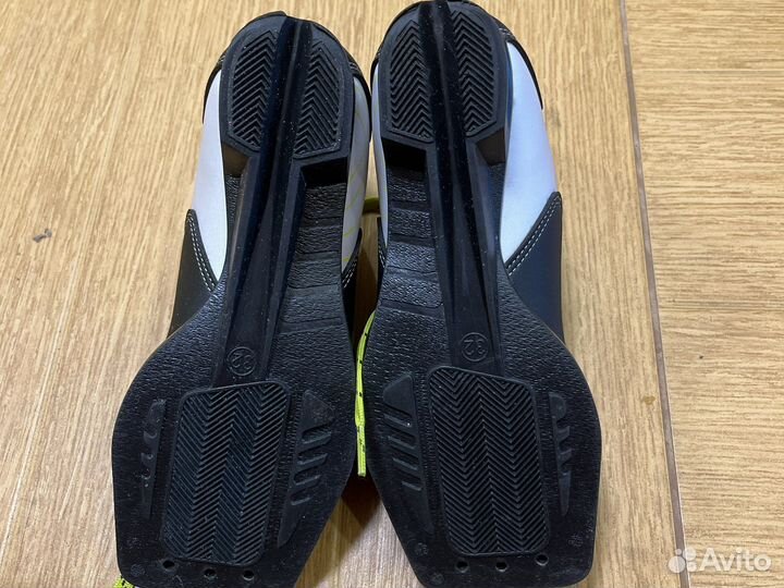 Ботинки лыжные