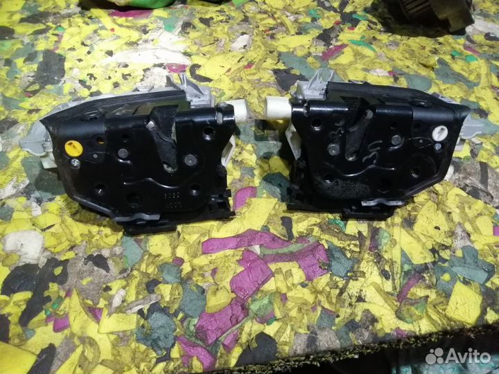 Замок задней двери VW Passat B6 B7 Tiguan