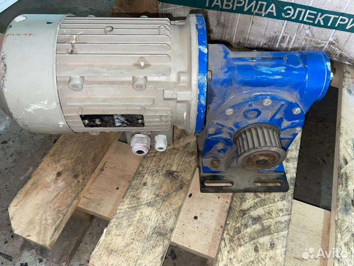 Мотор-редуктор червячный 380 В